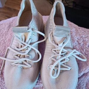 Madden girl bling tennis shoes